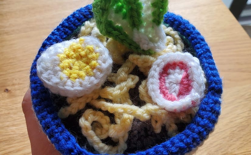ramen noodle bowl amigurumi (free crochet pattern)