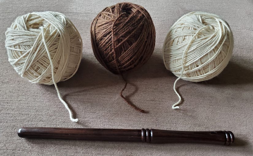 tutorial: how to use a nostepinne to wind perfect yarn balls