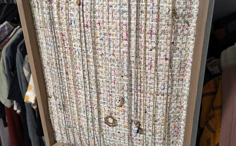 DIY project: jewelry display box from thrifted materials